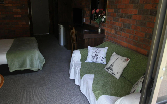 Bonnie Doon Hotel
