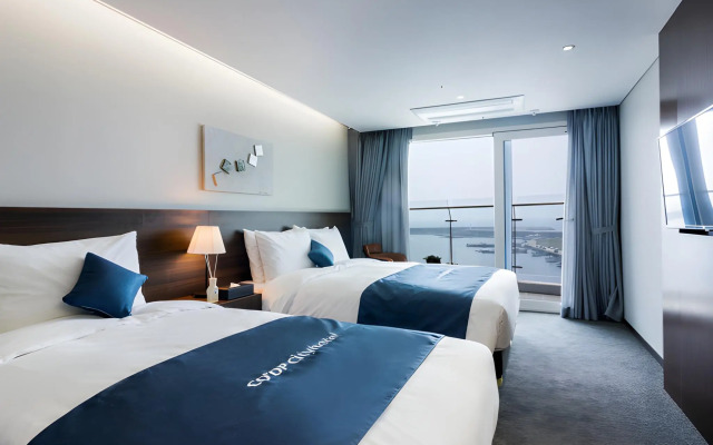 CO-OP City Hotel Harborview