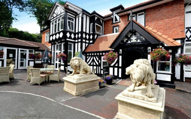 Lyons Woodlands Hall Hotel