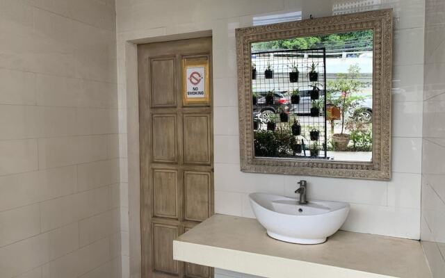 Chiasti Capsule Hostel - Adults Only