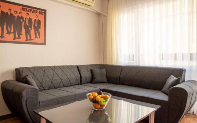 Vibrant and Central Flat Near Kordon in Alsancak