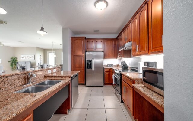 Casa Lucia Lakeview 3 Bedroom Condo by RedAwning