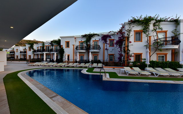 Tropicana Beach Hotel