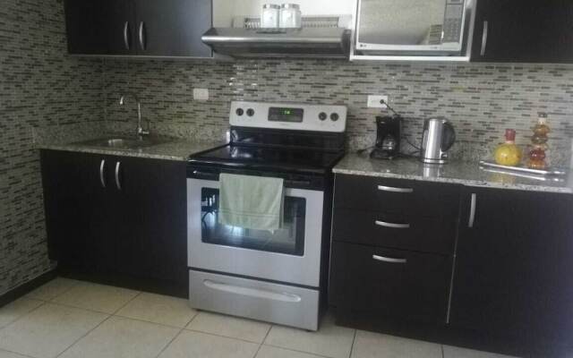 Apartment by airport on way to beach
