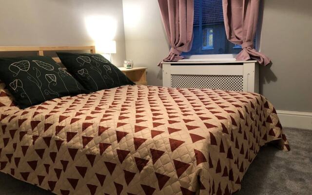 Double bedroom near Heathrow