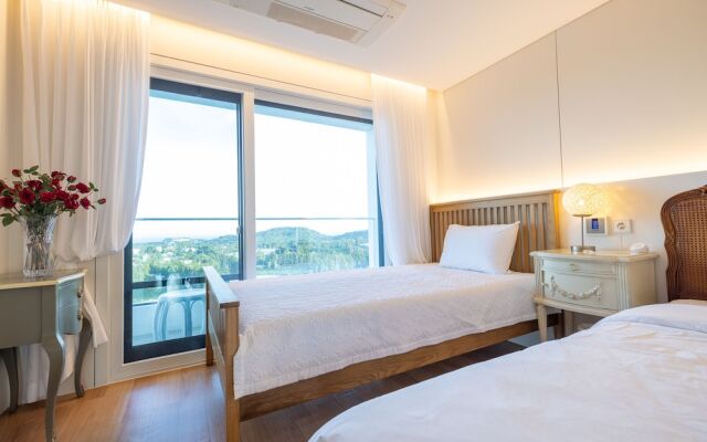 Jeju Bunker Hotel & Resort