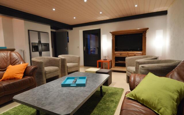 Modern Holiday Home in Sourbrodt with Private Pool