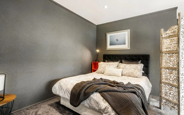 Takapuna Guest House beside the Beach