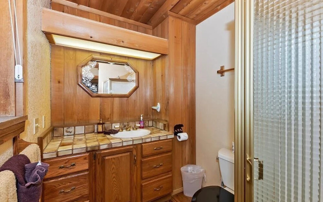 034 Menlo Suite Cabin