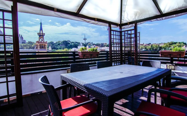 Unique Cozy Scenic Penthouse