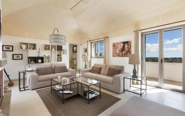 661 Villa con Piscina e Vista Panoramica a Ostuni