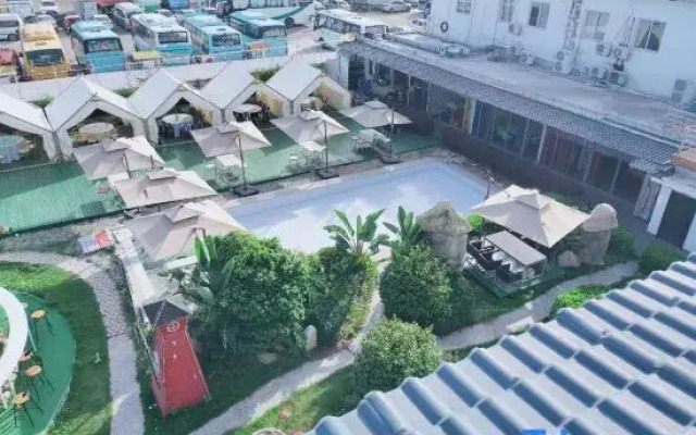 Xiamen Baihaishu Hotel (Huanghua Beach, Huandao Road)