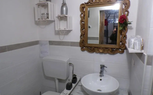 Astra Wi-fi Studio Apartment in the Historic Center