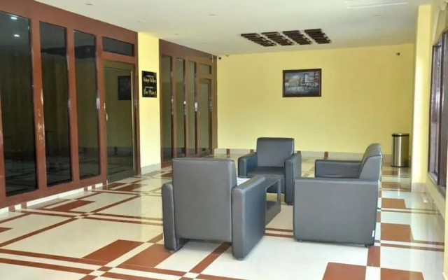Oyo Flagship 807822 The R Palace
