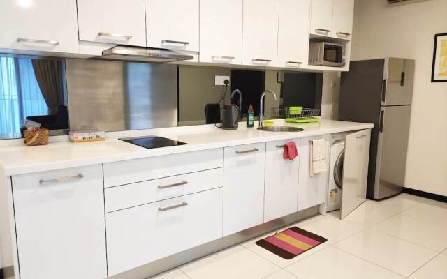 Mercu Summer Suite by Annie Homes