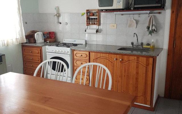 Dúplex con garage, patio y parrilla