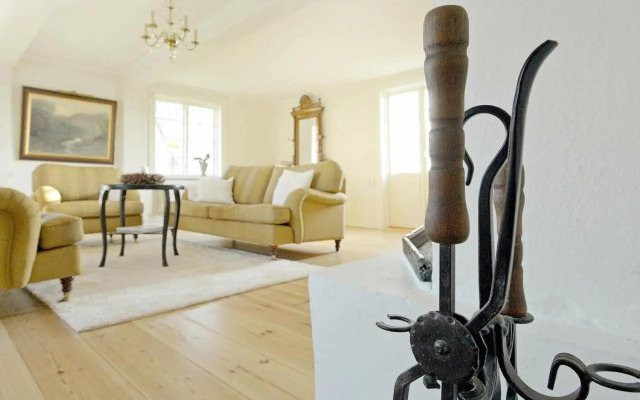 Five-Bedroom Holiday home in Hova 2