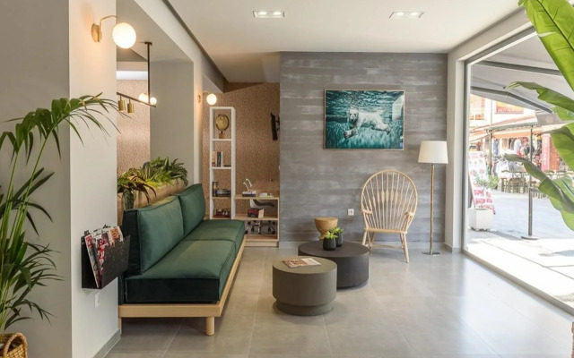 Ammos Beach Seaside Luxury Suites Hotel