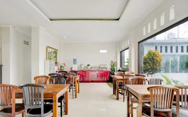 Hotel Warta Dua