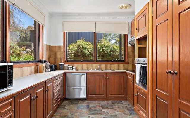 1 Gordon - Kenros Beach House