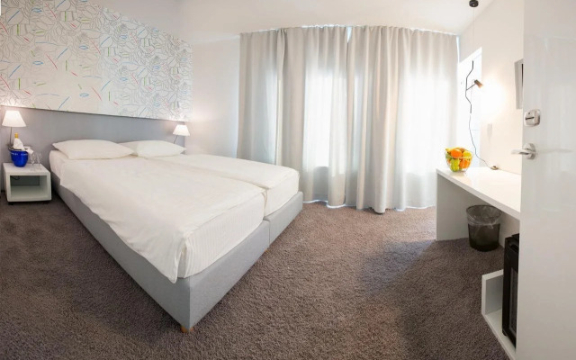 Hotel Jona