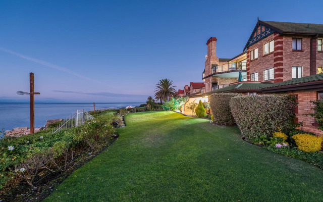 Beacon Wharf , George Hay 3 Holiday Accommodation