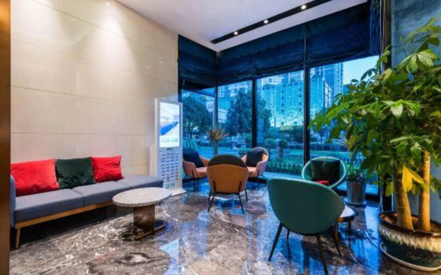 Yitel Collection Hotel (Anshun Huangguoshu Avenue RT-MART)