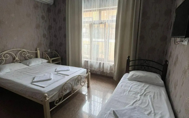 Rosa Home Loo Guest House