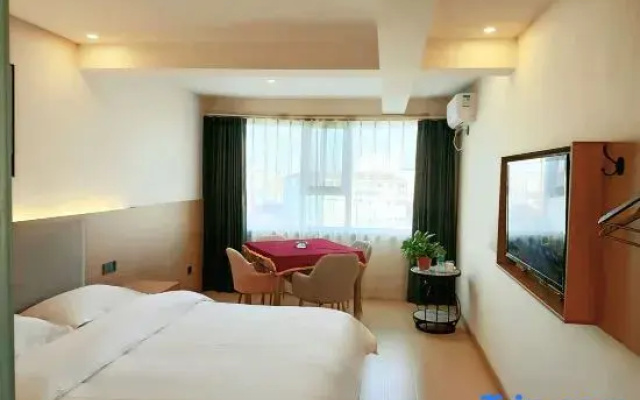 Yun Pan S Light Luxury Hotel (City God Temple)