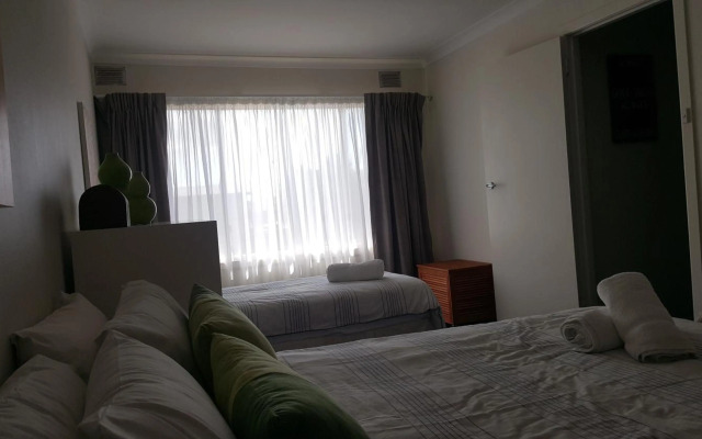 Villa Riviera on River Front