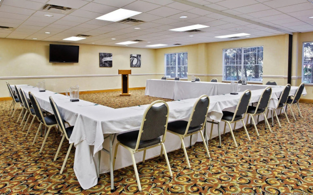 Country Inn & Suites by Radisson, Burlington (Elon), NC
