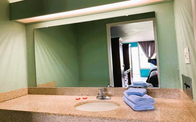 OYO Hotel Dundee By Crystal Lake