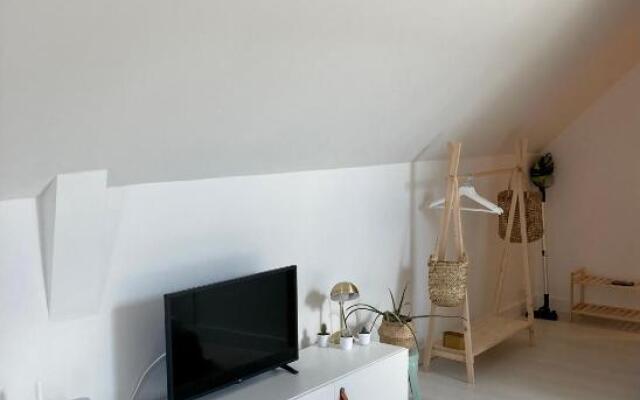 Studio Cosy Avec Coin Jardin (Adults Only)