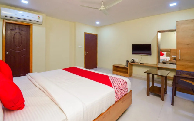 OYO 22071 Shri Baba Excellency