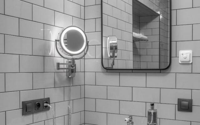 The Viaduct Suites & More