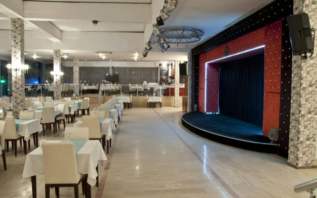 Ronax Hotel
