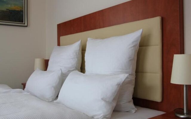 Hotel & Café Strandeck