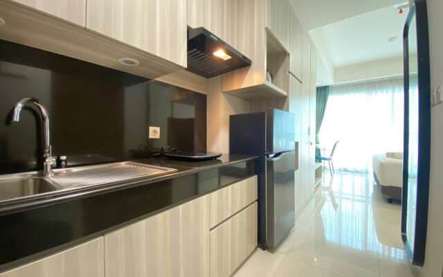 Modern and Spacious Studio Room at Green Kosambi Apartment