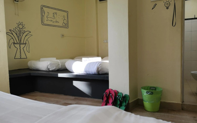 Abby Hotel By The River Town