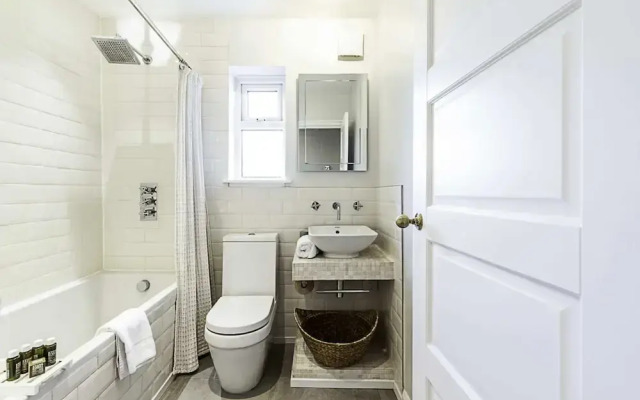 Contemporary and Spacious Kensington Home