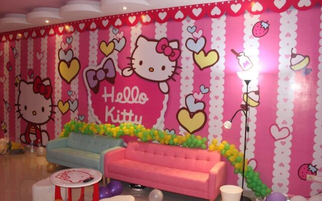 Hello Kitty Signature Suite