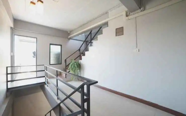 OYO 465 Krung Kao Traveller Lodge (Vaccinated Staff)