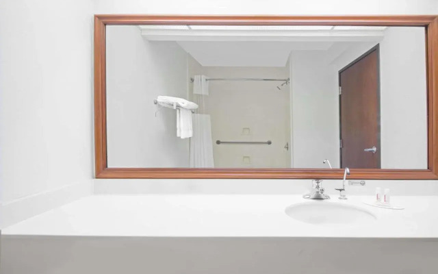 Baymont by Wyndham Boston Heights/Hudson