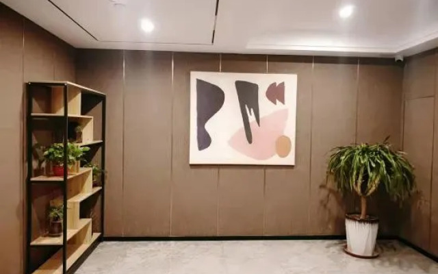 Homeinn Plus Hotel (Chifeng Gangtie Street South Railway Station)