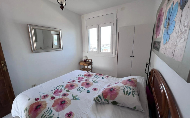 Bonito apartamento con vistas al mar y piscina