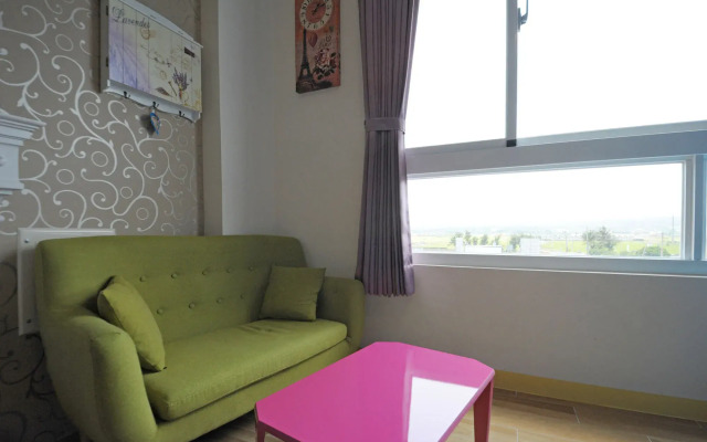 Holin Sweet Home