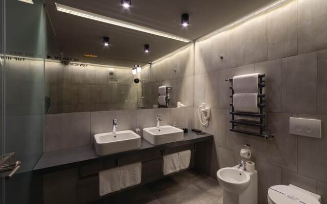 Design Hotel Road
