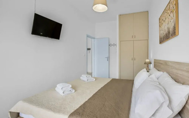 Seafront Apartment in Chania 7