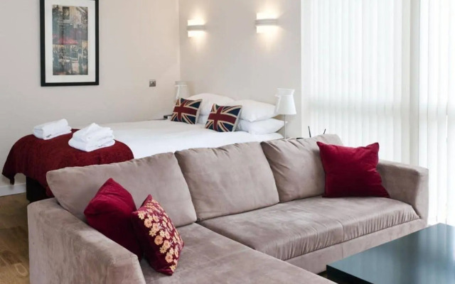 Your Space Apartments - Byron House Studio