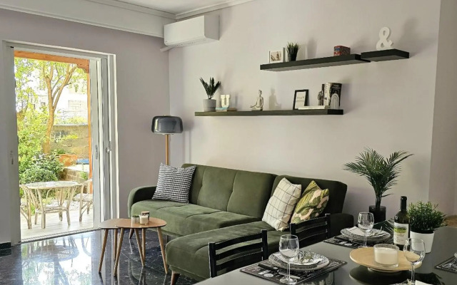 Newly Renovated Garden view apartment!!